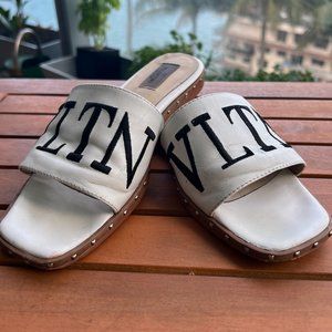 White Leather Valentino slides, size 36